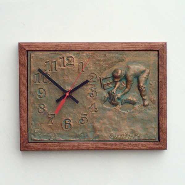 Clam digger clock